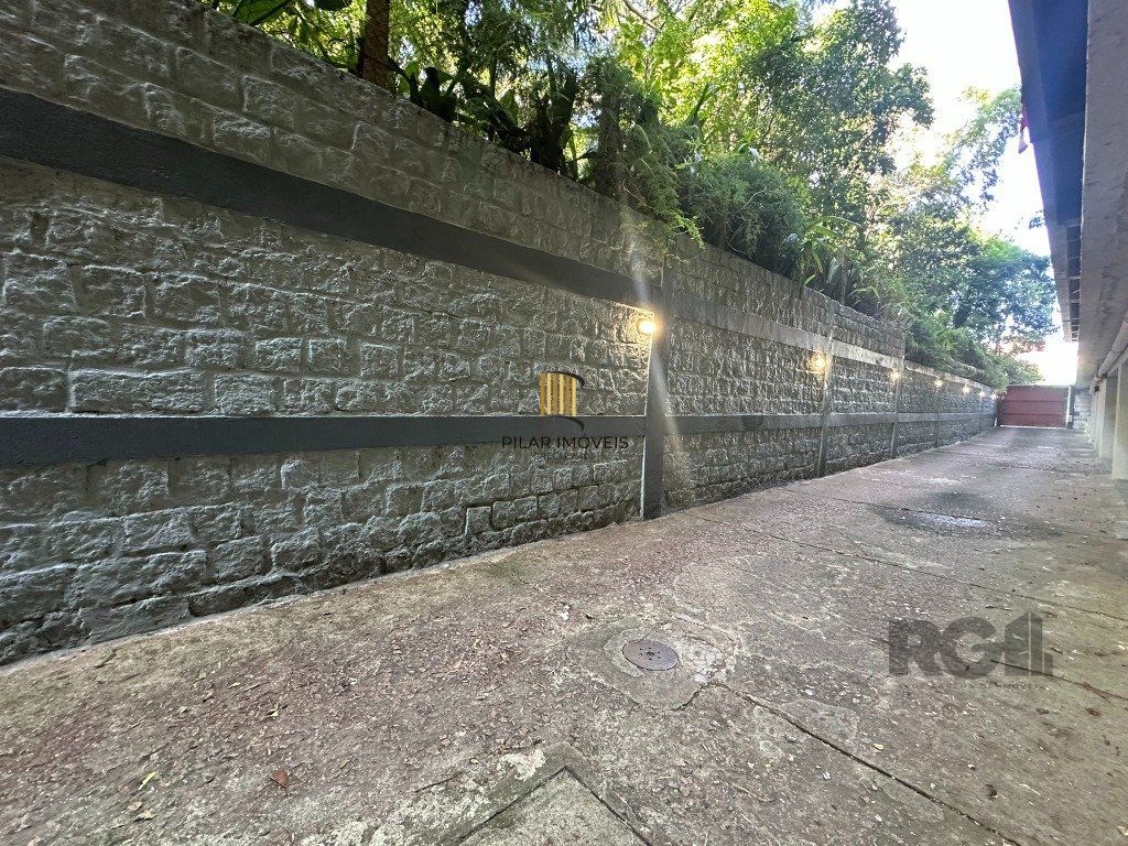 Cobertura com 3 dormitórios, 1 vaga de garagem no bairro Teresópolis
