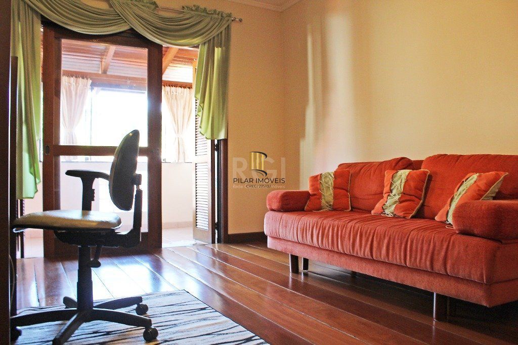 Casa para Venda - 300m², 4 dormitórios, sendo 1 suites, 4 vagas - Coronel Aparício Borges