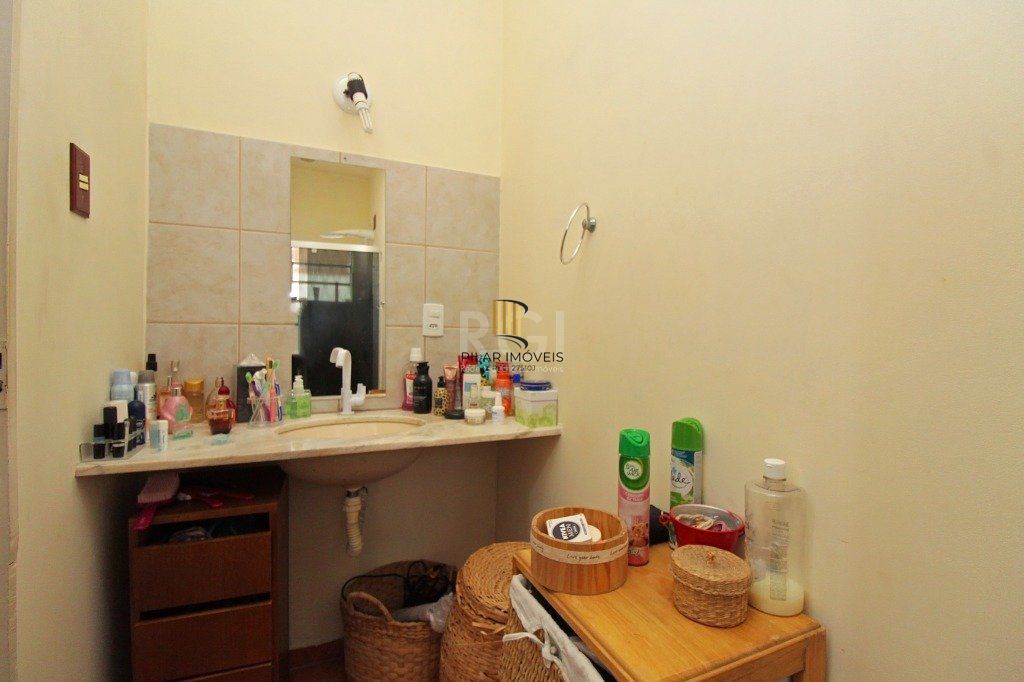 Casa para Venda - 150m², 4 dormitórios, sendo 1 suites, 3 vagas - Nonoai