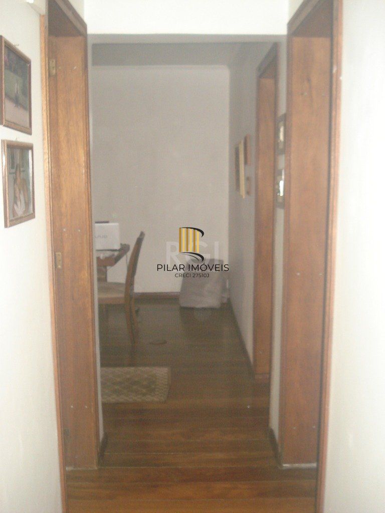 Casa para Venda - 500m², 6 dormitórios, sendo 2 suites, 4 vagas - Glória