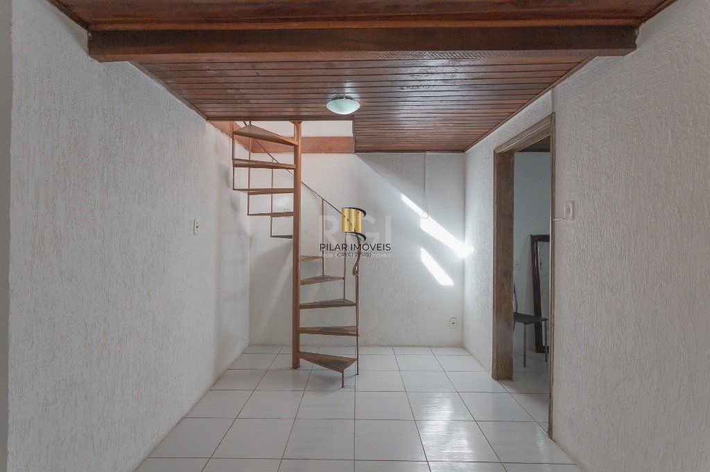 Casa 4 Dormitório(s) Bairro Glória