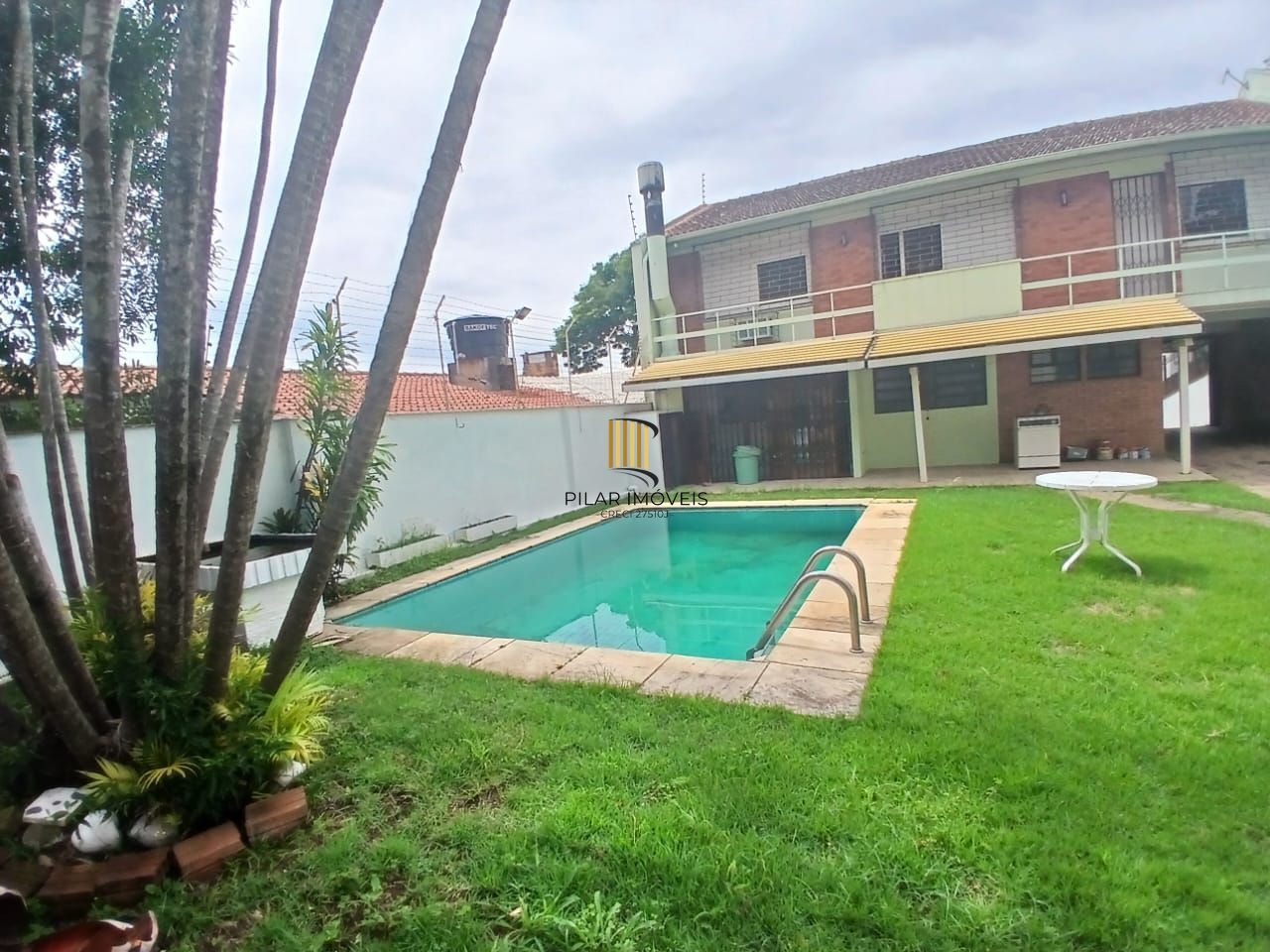 Casa com piscina e patio ampla no bairro Boa Vista, Porto Alegre/RS