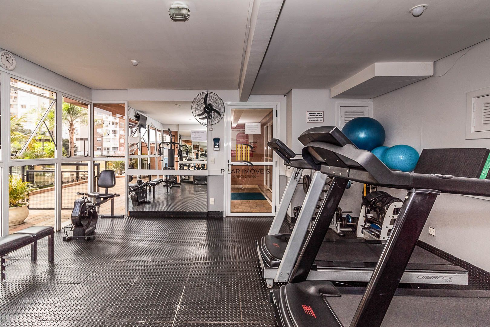 Apartamento de 03 dormitorios com suite, vaga de garagem e infraestrutura completa em Porto Alegre