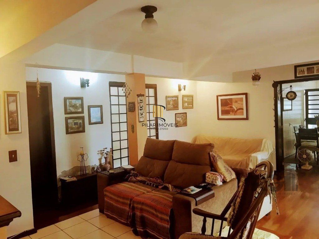 Casa com 3 dormitórios no bairro Tristeza