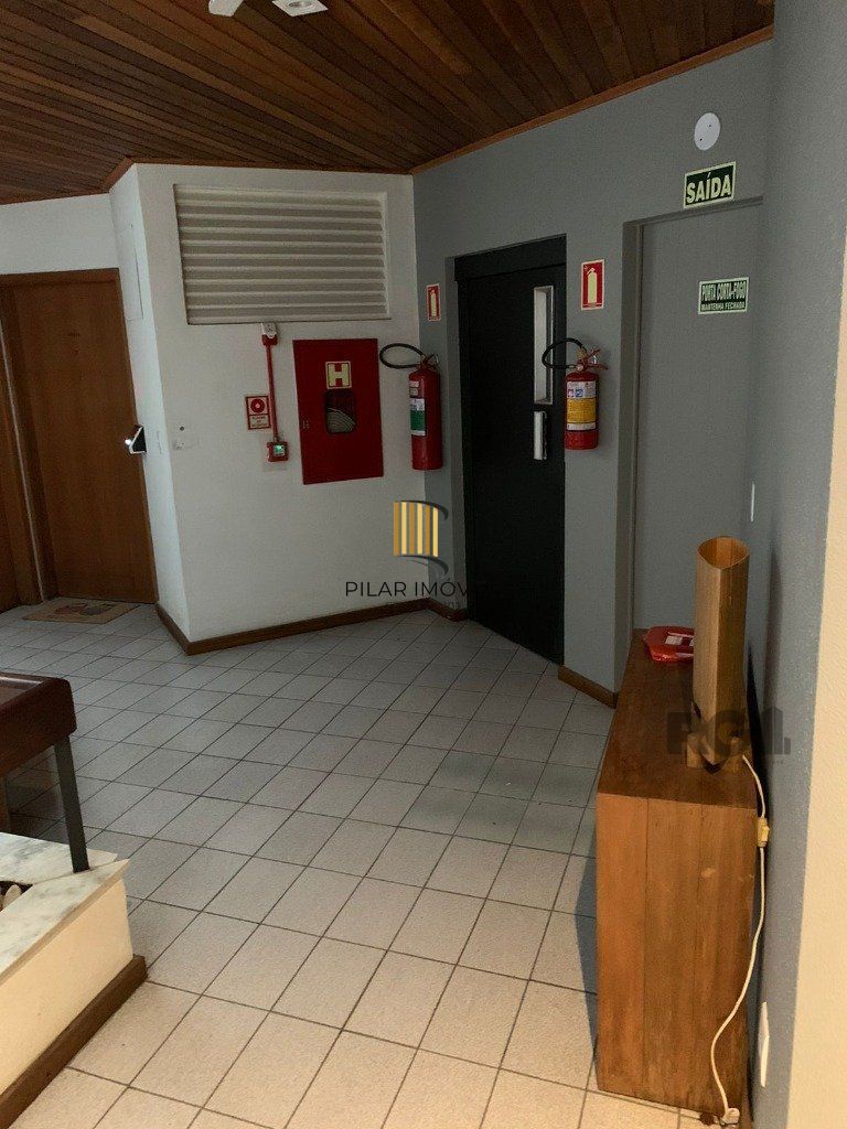 Sala comercial de 36m² no bairro Menino Deus