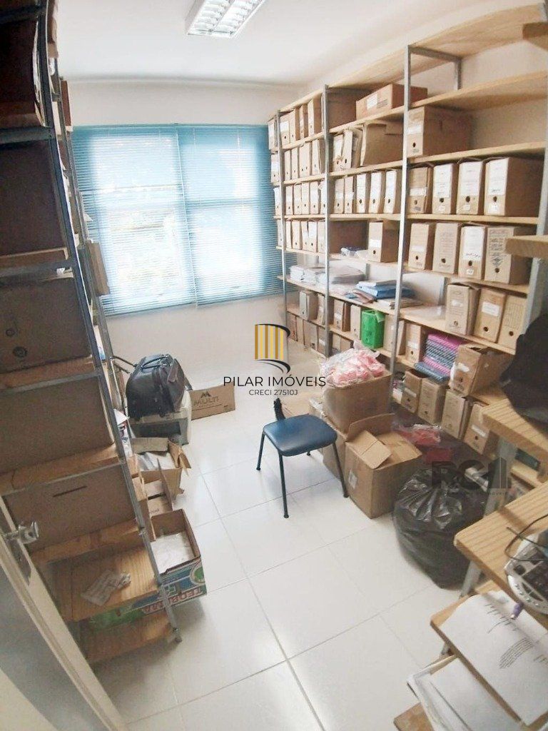 Casa comercial com 12 dormitórios no bairro Teresópolis