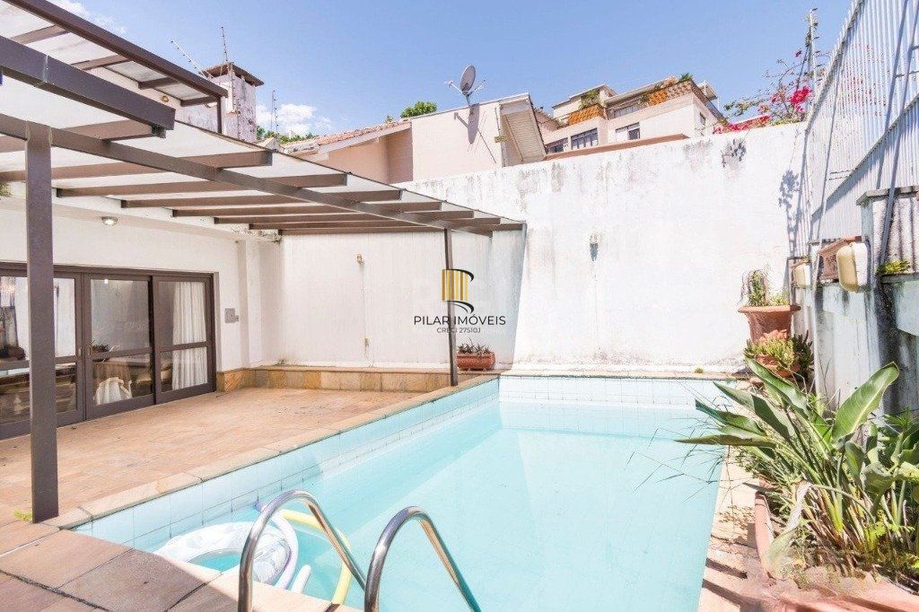 Casa com 333m² no bairro passo da areia