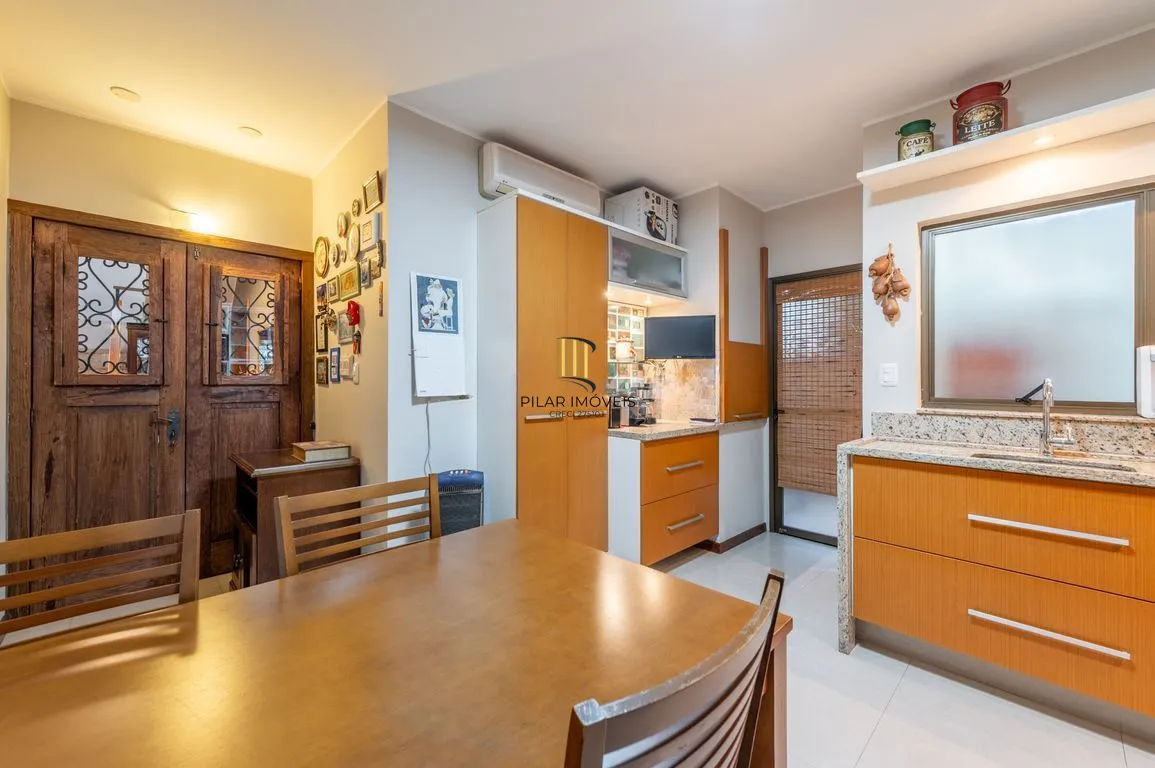 Apartamento de 4 dormitorios á Venda no Passo da Areia - Porto Alegre