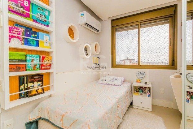 Excelente apartamento de 03 dormitórios com 4 vagas de garagem.