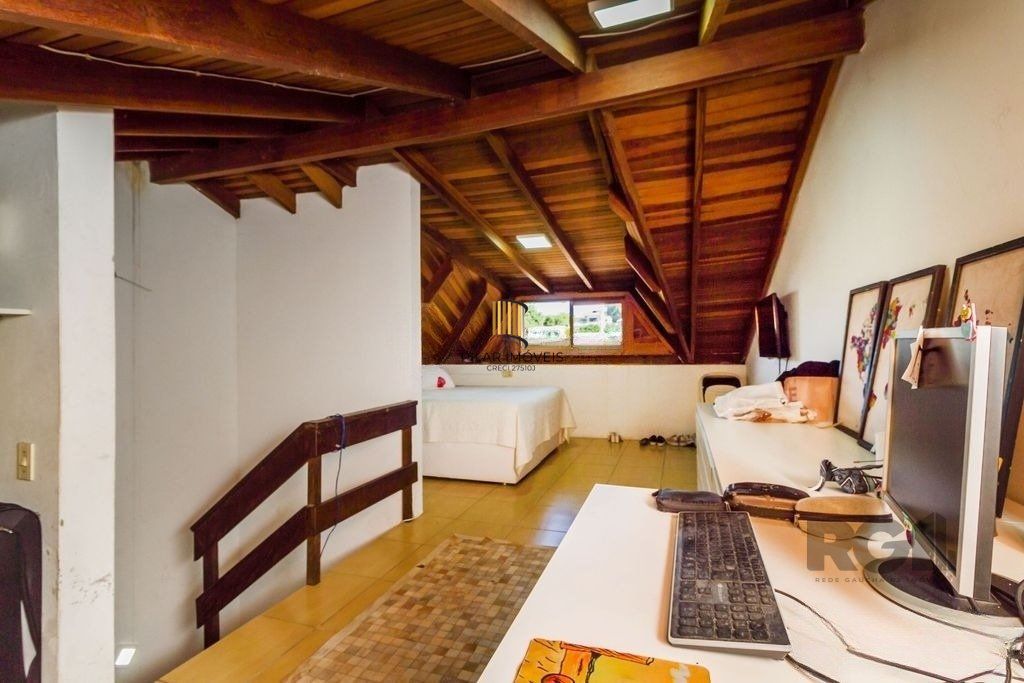 Casa de 117m² - 3 dormitórios e 1 vaga no bairro Hípica