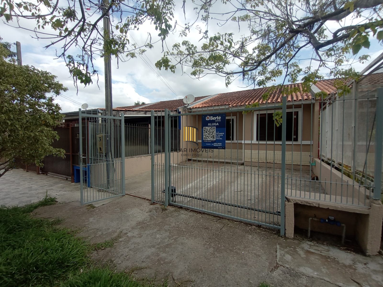 Casa 2 dormitórios no bairro Hípica