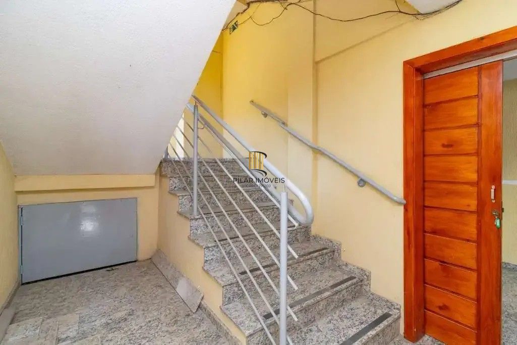 Apartamento 2 dormitórios no bairro Medianeira em Porto Alegre para Alugar