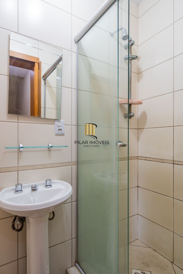 Casa em condomínio de 105m² - 2 dormitórios e 1 vaga no bairro Guarujá