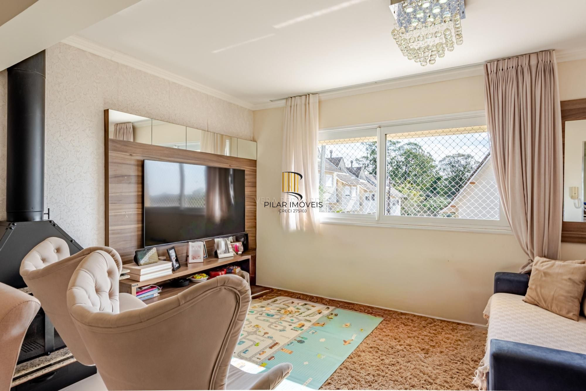 Casa em Condomínio à venda com 4 dormitórios, 248m² e 4 vagas no bairro Teresópolis, em Porto Alegre .