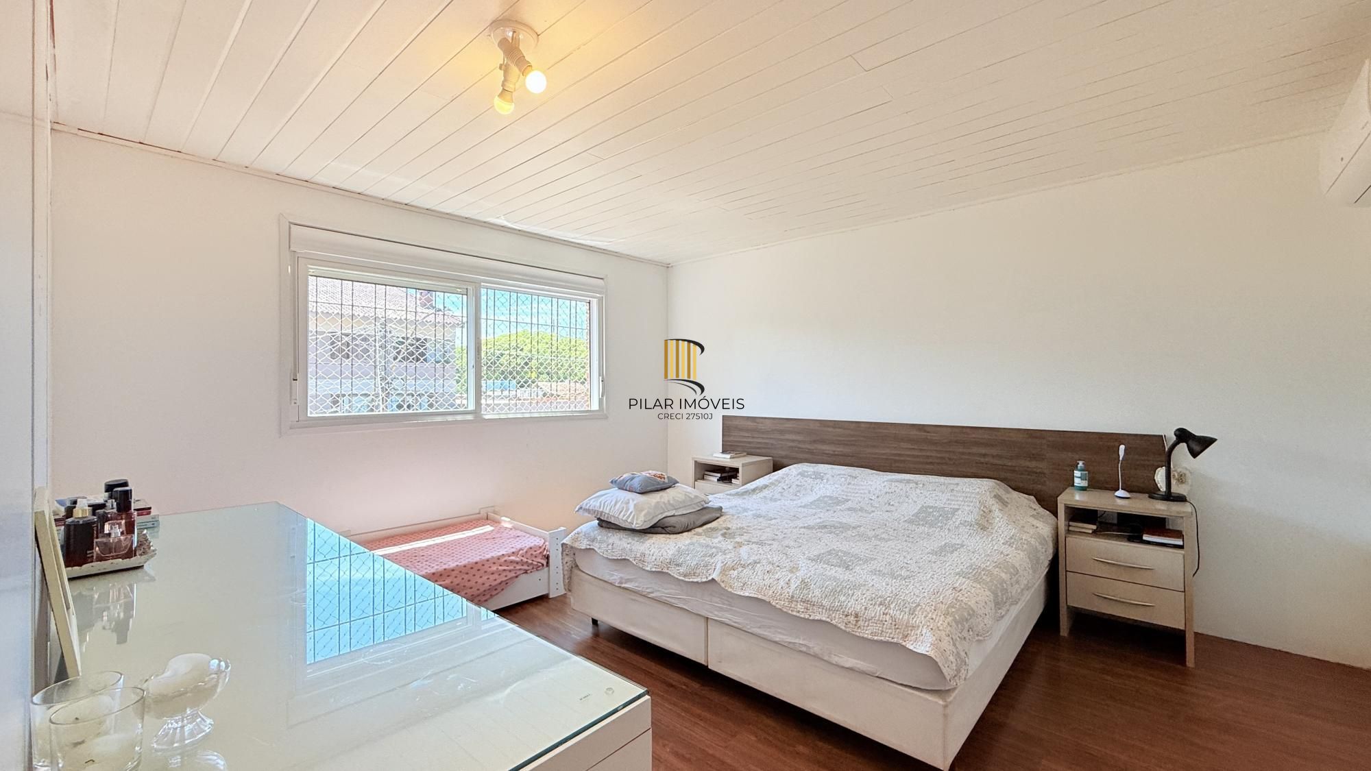 Casa 4 dormitórios no bairro Teresópolis