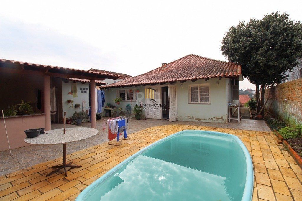 Casa para Venda - 264m², 3 dormitórios, 2 vagas - Santa Tereza