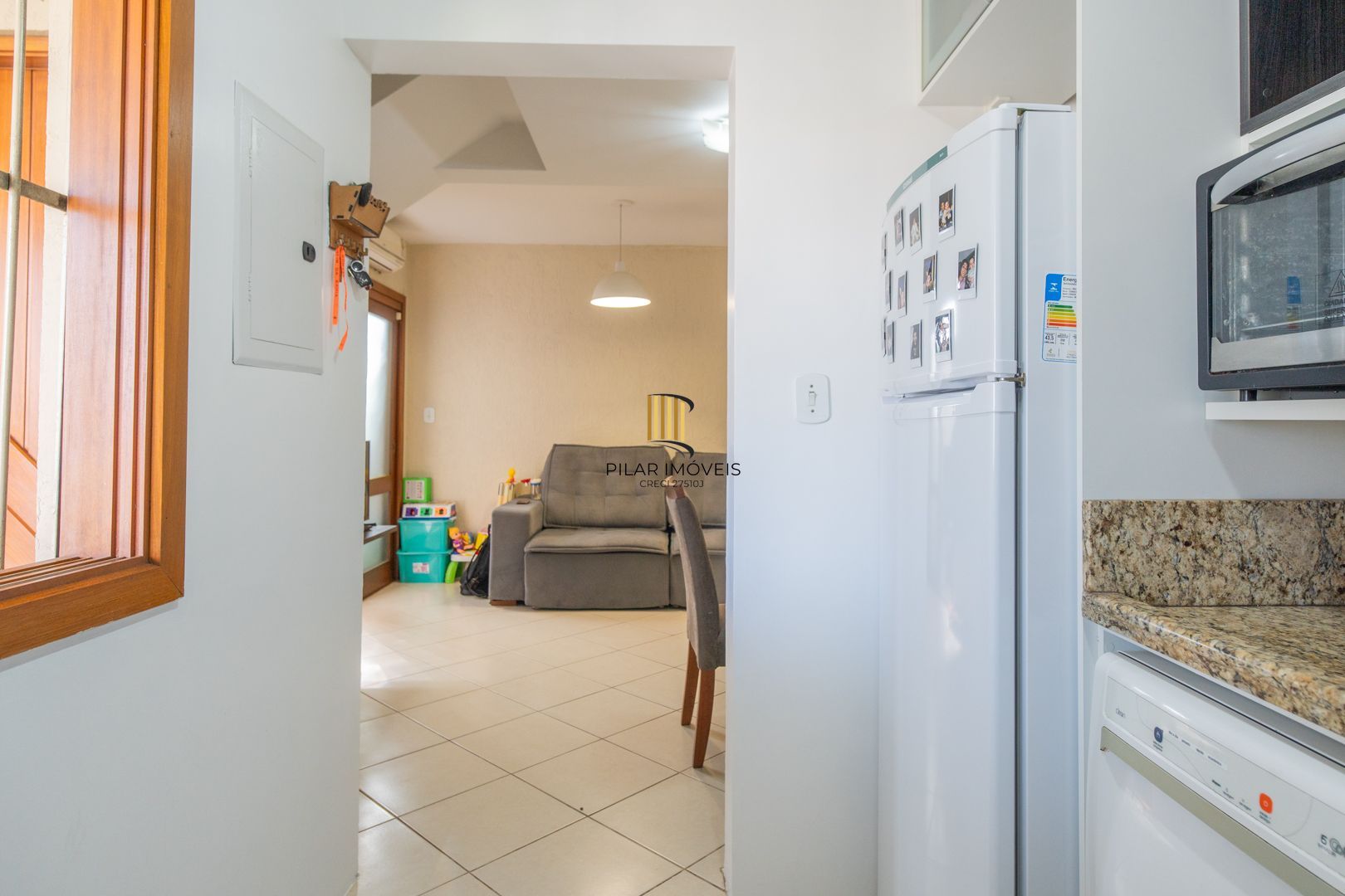 Casa em condomínio de 105m² - 2 dormitórios e 1 vaga no bairro Guarujá