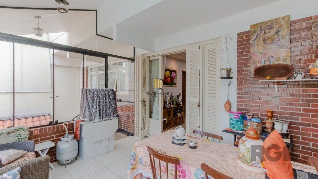 Casa 394m², 4 dormitórios, 4 vagas no bairro Cristo Redentor