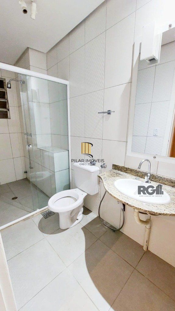 Casa 3 dormitórios no bairro Azenha