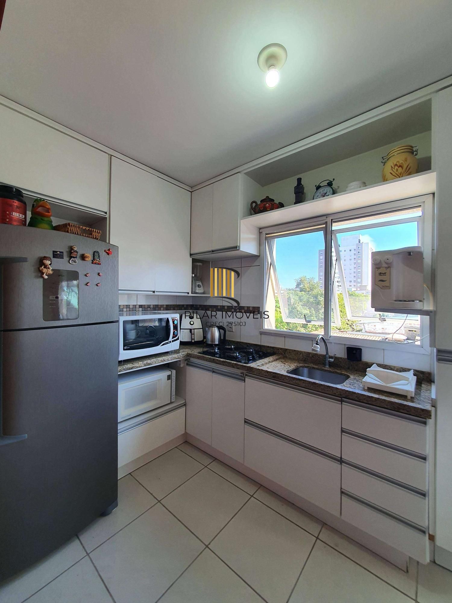 Apartamento mobiliado, pronto para morara com 2 dormitórios e 1 garagem