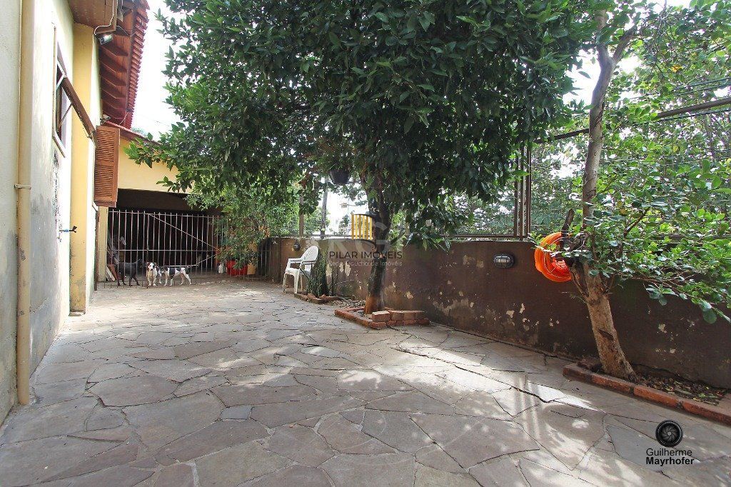 Casa para Venda - 150m², 2 dormitórios, 2 vagas - Nonoai