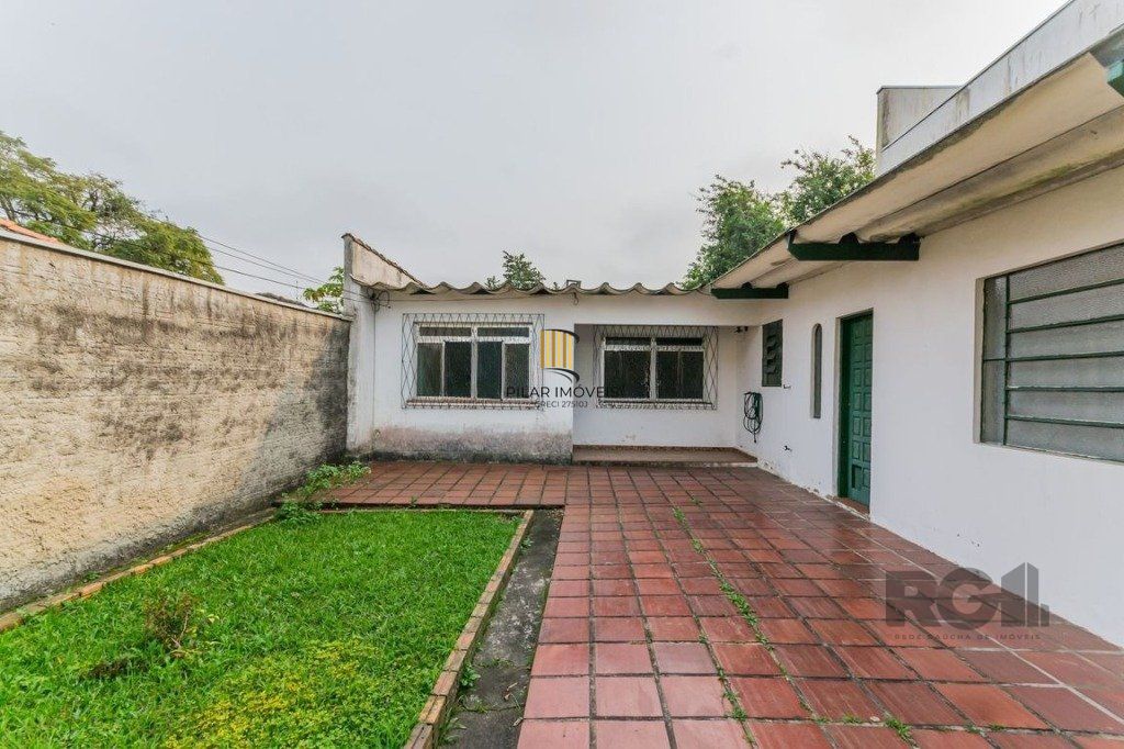 Casa com 2 dormitórios no bairro Vila João Pessoa
