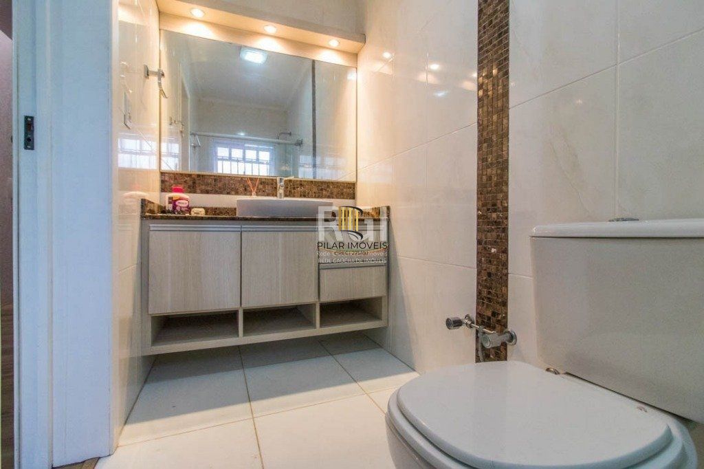 Sobrado para Venda - 499.98m², 4 dormitórios, sendo 3 suites, 4 vagas - Jardim Ipiranga