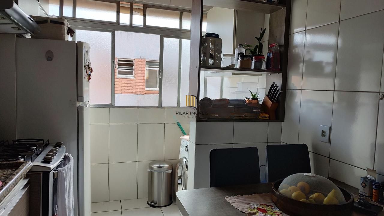 Apartamento 2 dormitórios e vaga rotativa.