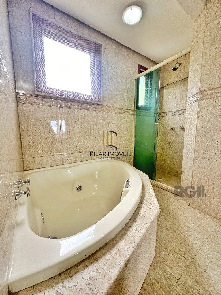 Casa 3 dormitórios no bairro Nonoai