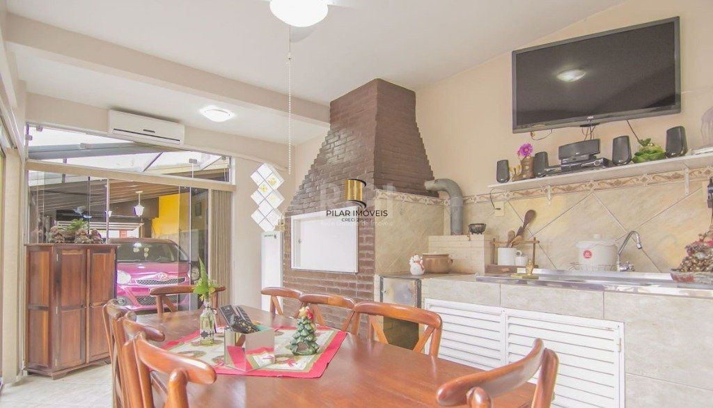 Casa para Venda - 252m², 3 dormitórios, sendo 1 suites, 3 vagas - Parque Santa Fé