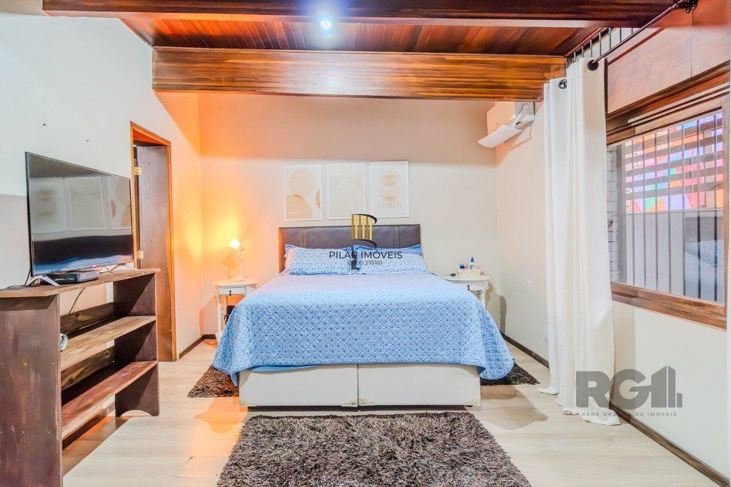 Casa 4 dormitórios no bairro Nonoai