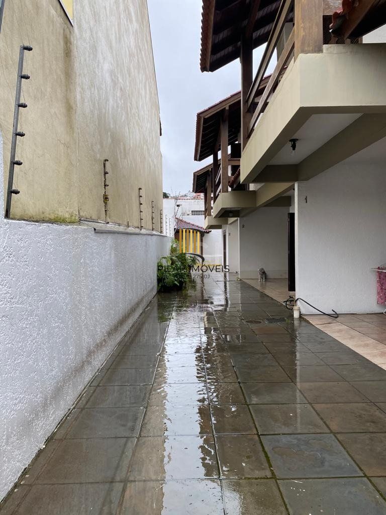 Casa para Venda - 330m², 6 dormitórios, 3 vagas - Cavalhada