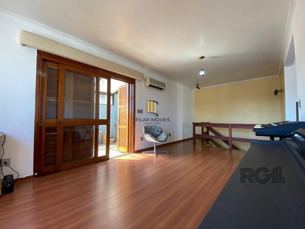 Cobertura Duplex para Venda - 269,97², 3 dorm, 1 suite, 2 vagas - Menino Deus