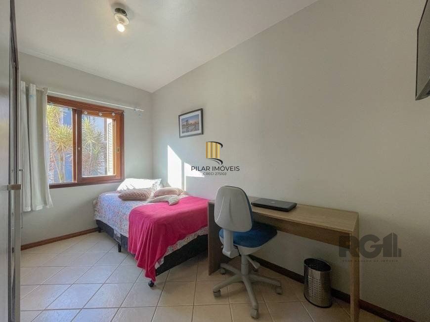Excelente casa de 121m² com 3 dormitórios e 2 vagas.