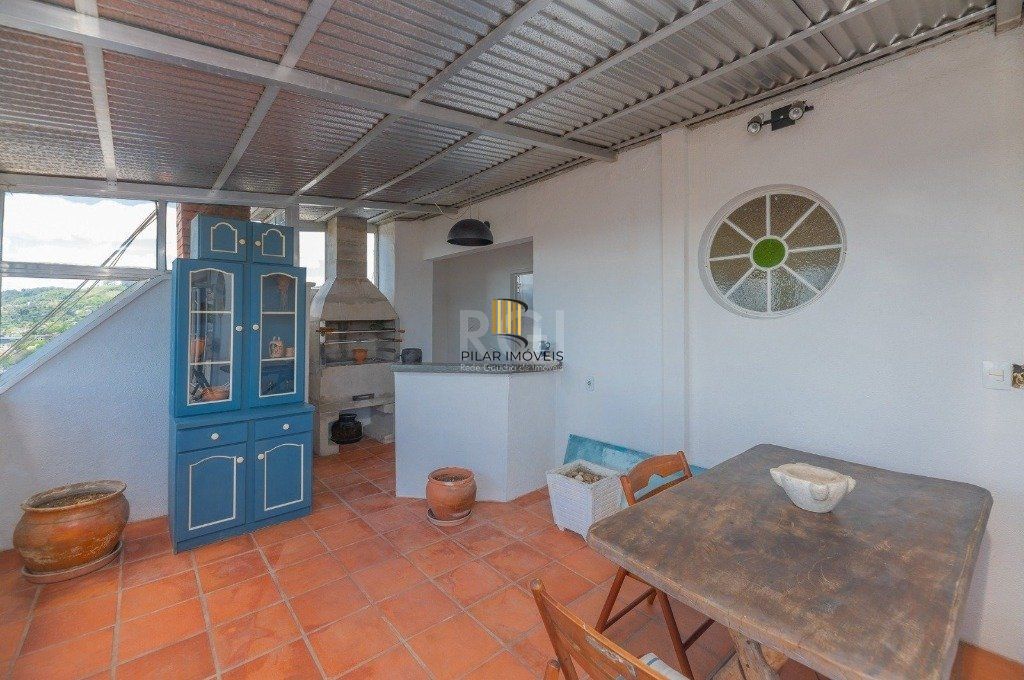 COBERTURA 2 DORMITÓRIOS, TERESÓPOLIS, 147 M²