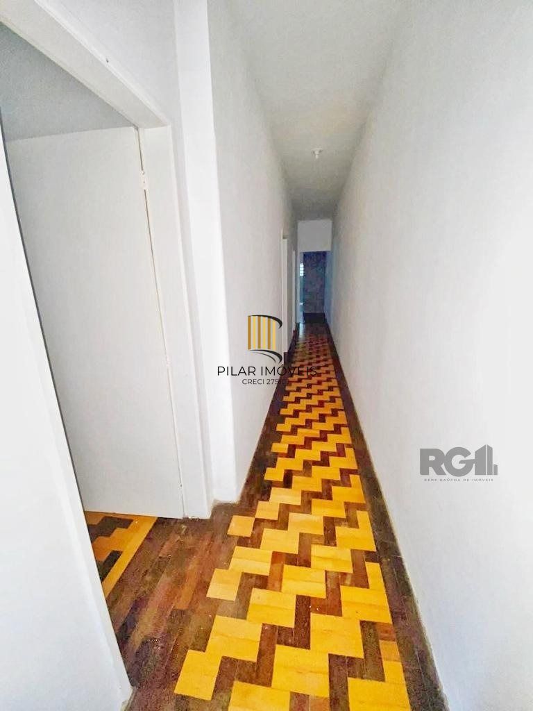 Casa 6 dormitórios no bairro Teresópolis
