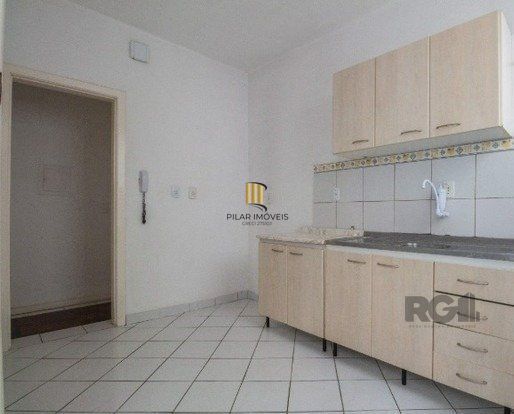 apartamento amplo e bem localizado de 2 dormitórios+dependência