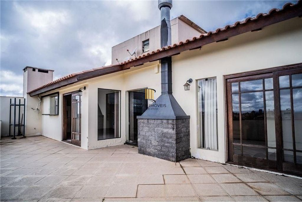 Excelente cobertura de 255m² com 3 dormitórios e 2 vagas.