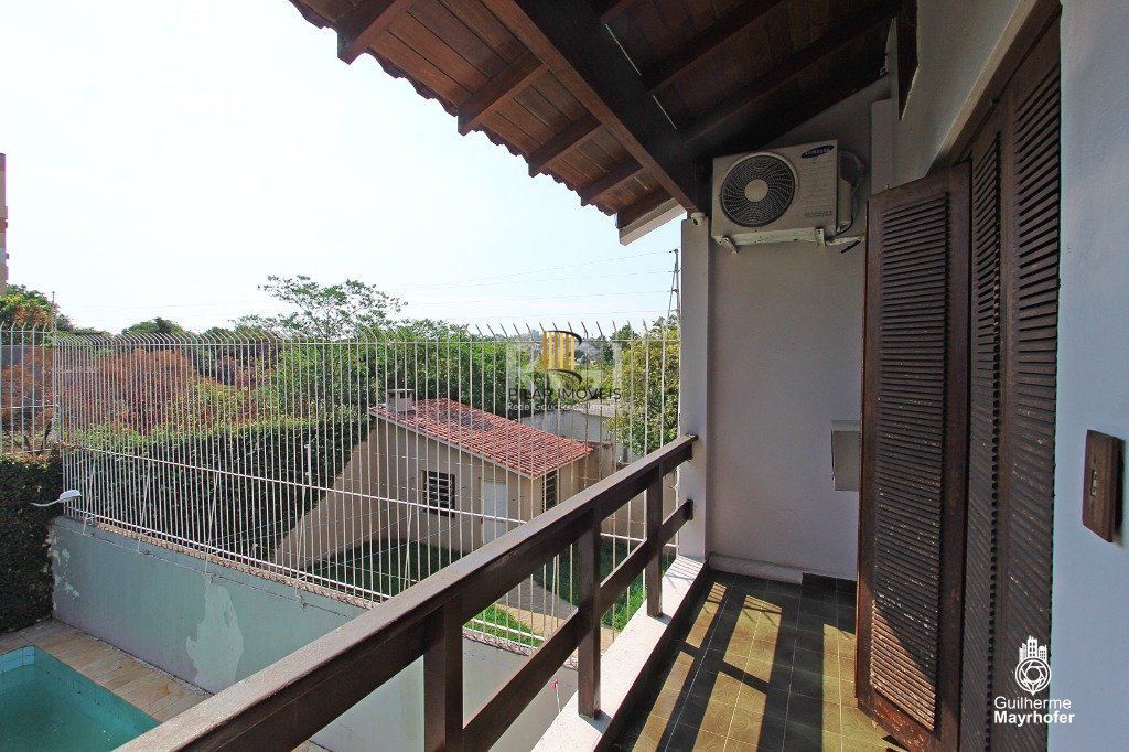 Casa para Venda - 326m², 3 dormitórios, sendo 3 suites, 4 vagas - Glória