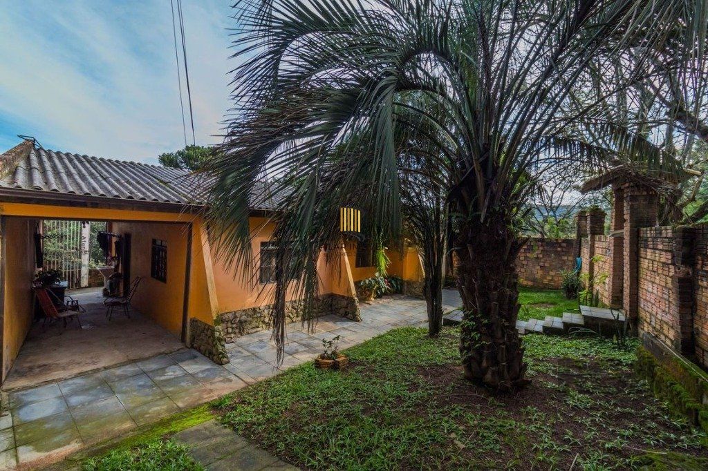 Casa de 3 dormitórios no bairro  Lomba do Pinheiro - Pilar Imóveis