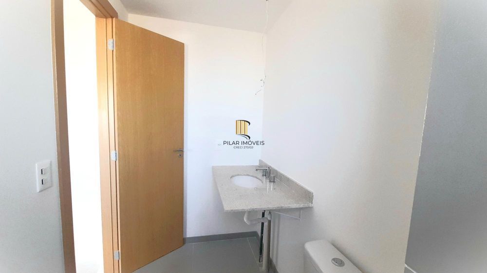 Apartamento com 02 dormitorios com suite, 1 vaga a venda no bairro Santana- Porto alegre