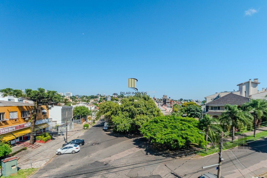 Prédio de 328m² - 4 dormitórios, 2 vagas no bairro Chácara das Pedras