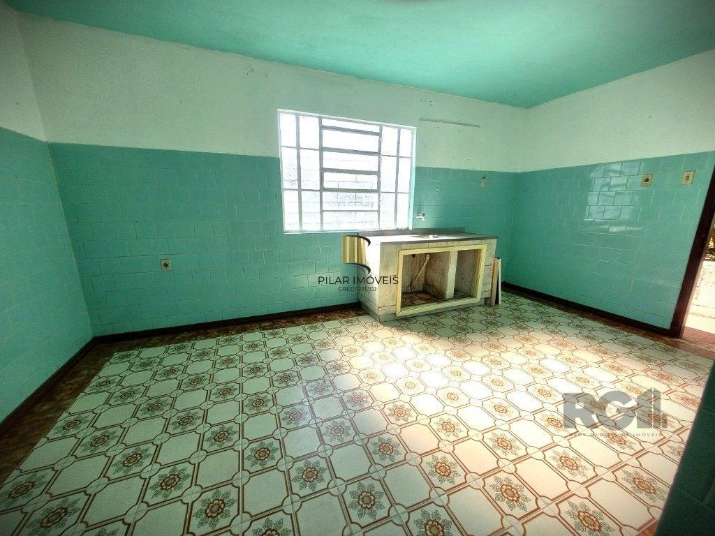 Casa 4 Dormitório(s) Bairro Nonoai