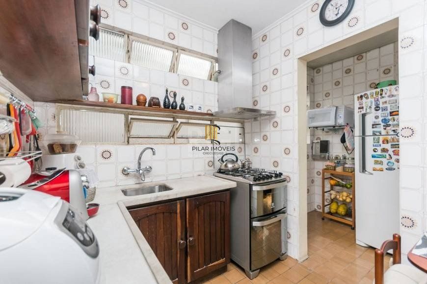 Cobertura para Venda - 180m², 3 dormitórios, sendo 1 suites, 1 vaga - Petrópolis