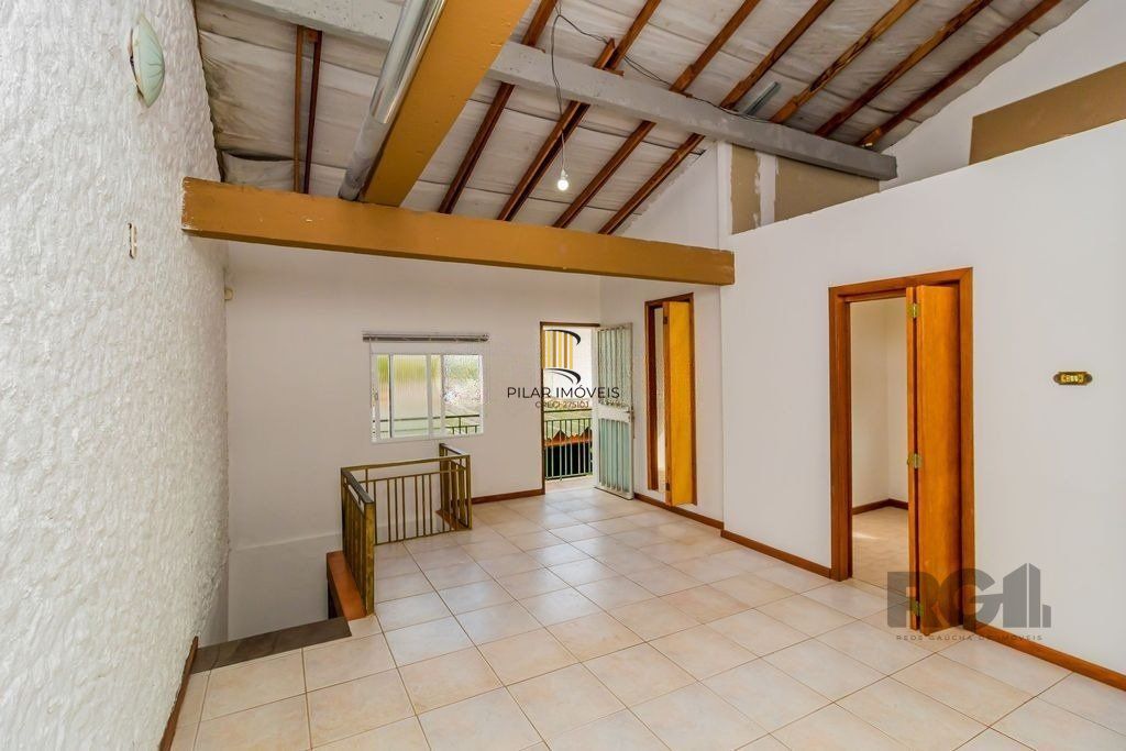 Casa de 4 dormitórios no bairro Espírito Santo