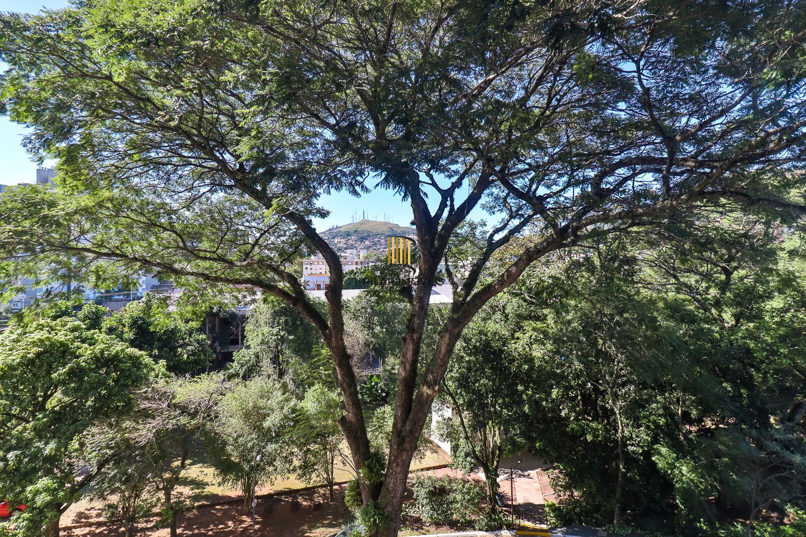Apartamento para venda de 3 dormitórios, no bairro Teresópolis em Porto Alegre/RS.