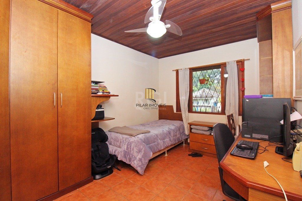 Casa para Venda - 150m², 4 dormitórios, sendo 1 suites, 3 vagas - Nonoai