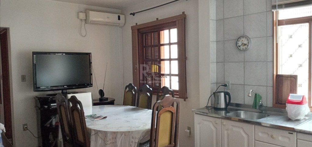 Casa para Venda - 95m², 2 dormitórios, 3 vagas - Teresópolis