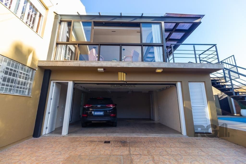 Casa de 380m², bairro Guarujá