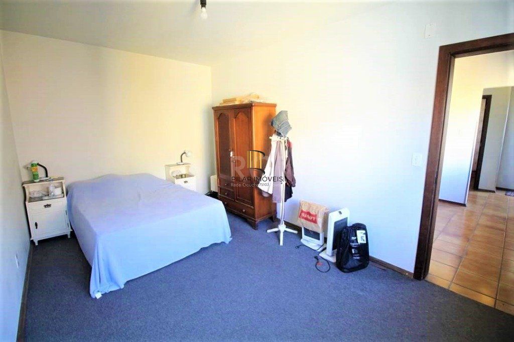 Casa para Venda - 287m², 3 dormitórios, sendo 2 suites, 4 vagas - Nonoai